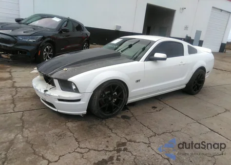 2007 Ford Mustang Gt Deluxe/Gt Premium z USA, uszkodzony, nr VIN 1ZVHT82H275292420